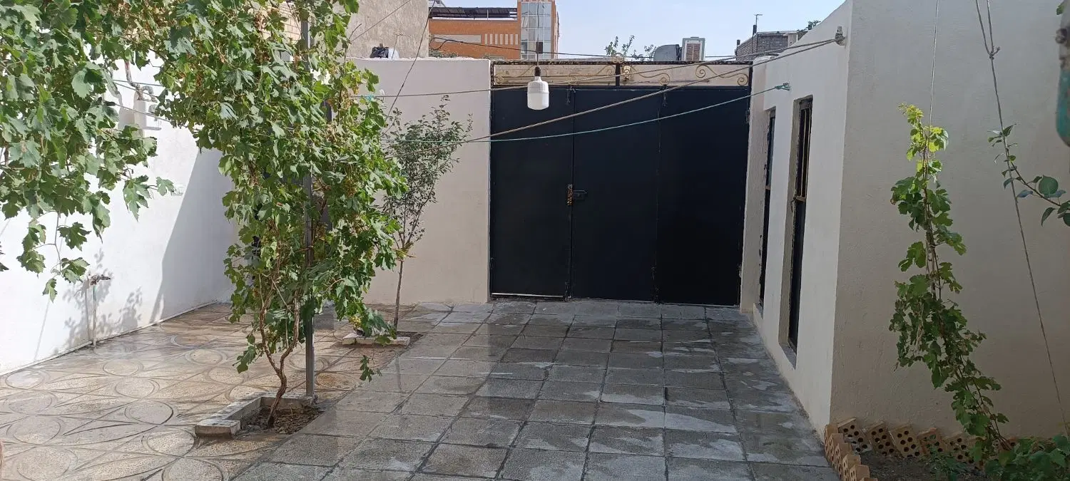 خانه 140 متری حیاط دار