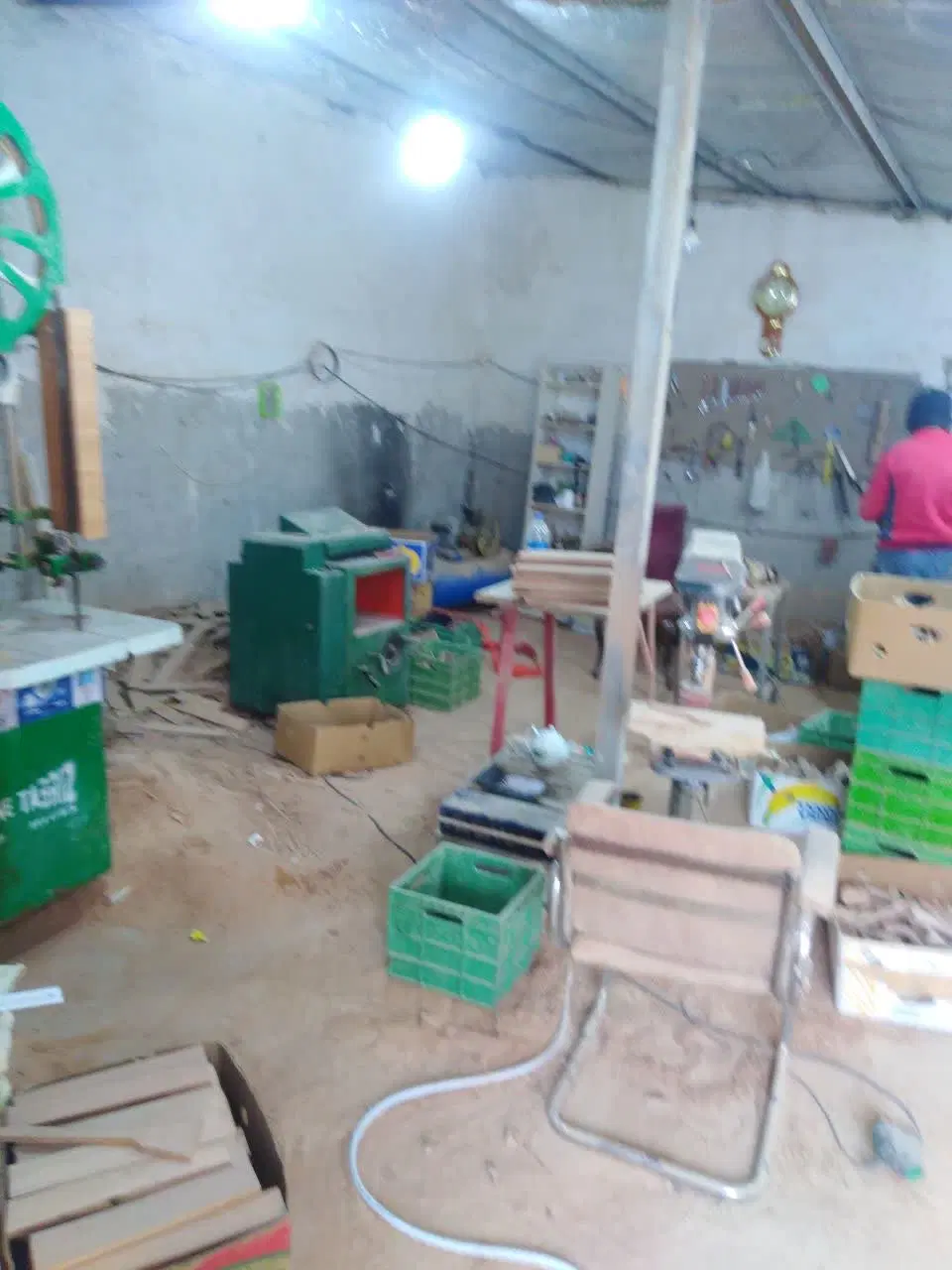 کارگاه و انباری ۱۰۰ متر