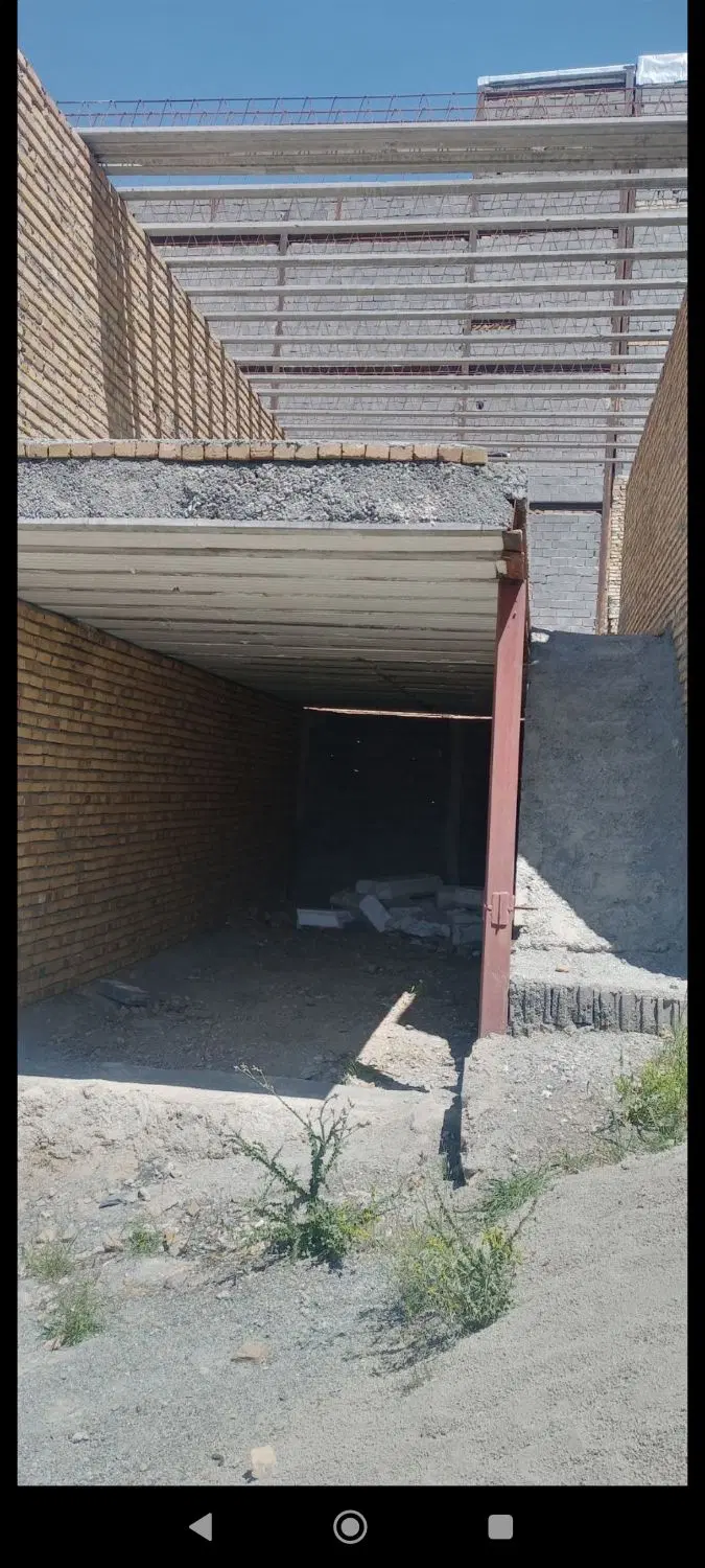 خانه نیمه کاره واقع در آساوله