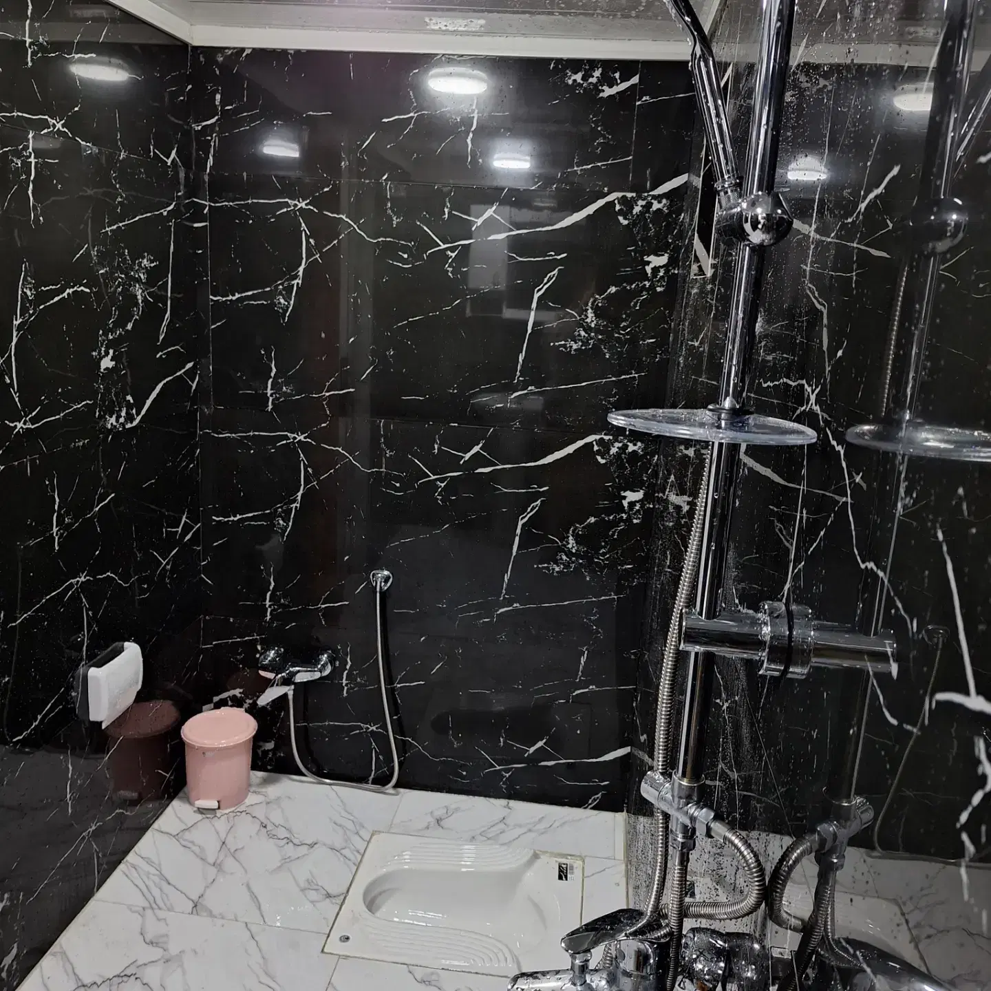 اجاره کلبه سویسی لاکه تاشون جکوزی دار