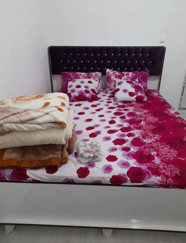 همخانهن همخونه