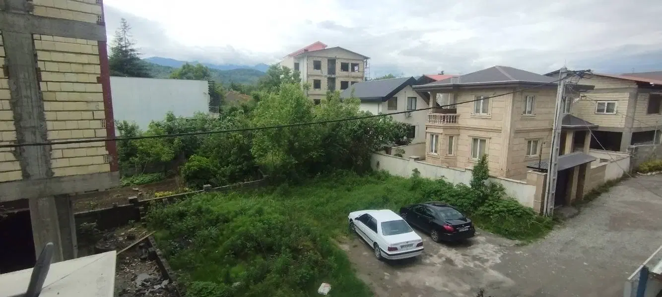 زمین ۲۰۰ متری