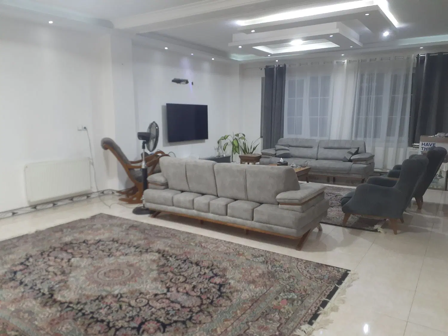 رهن و اجاره آپارتمان شیک  در گلستان فرد