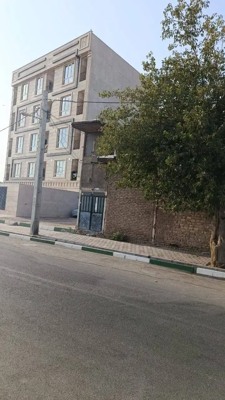 کلنگی ۲۰۰ متری قیامدشت