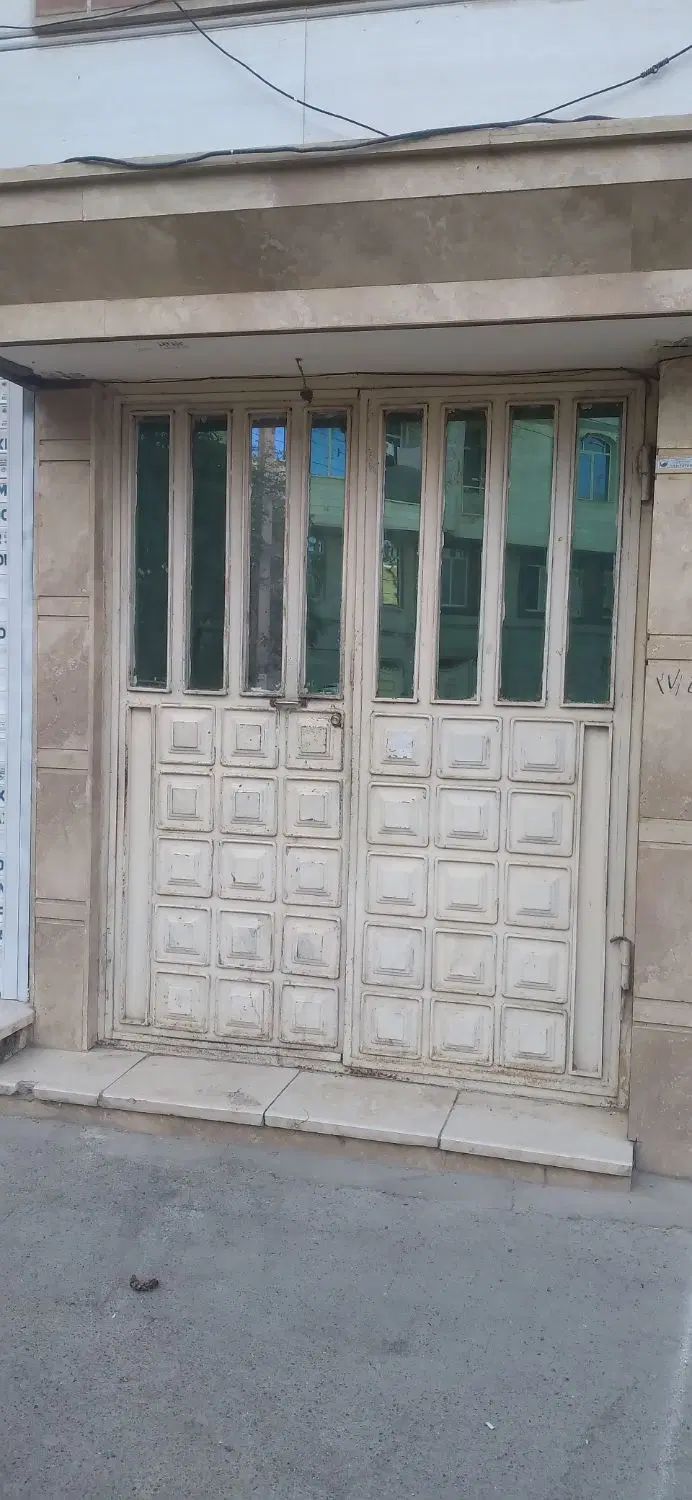 اپارتمان۶۰ متری ،با یک باب مغازه