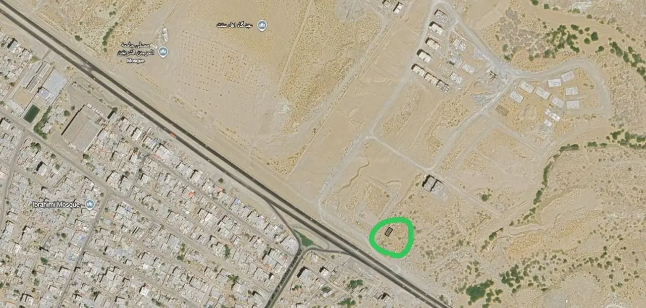 زمین ۲۰۰متری