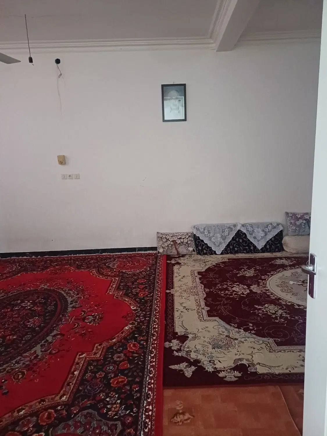 یک باب منزل به فروش می رسد