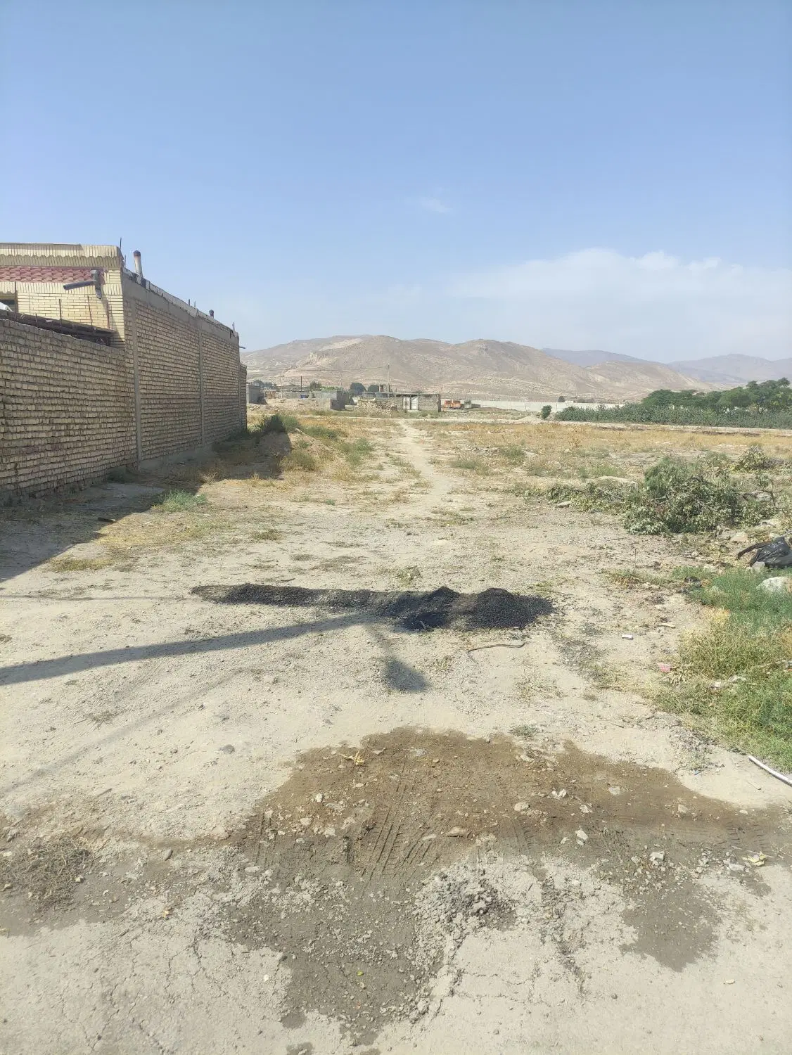 زمین فروشی