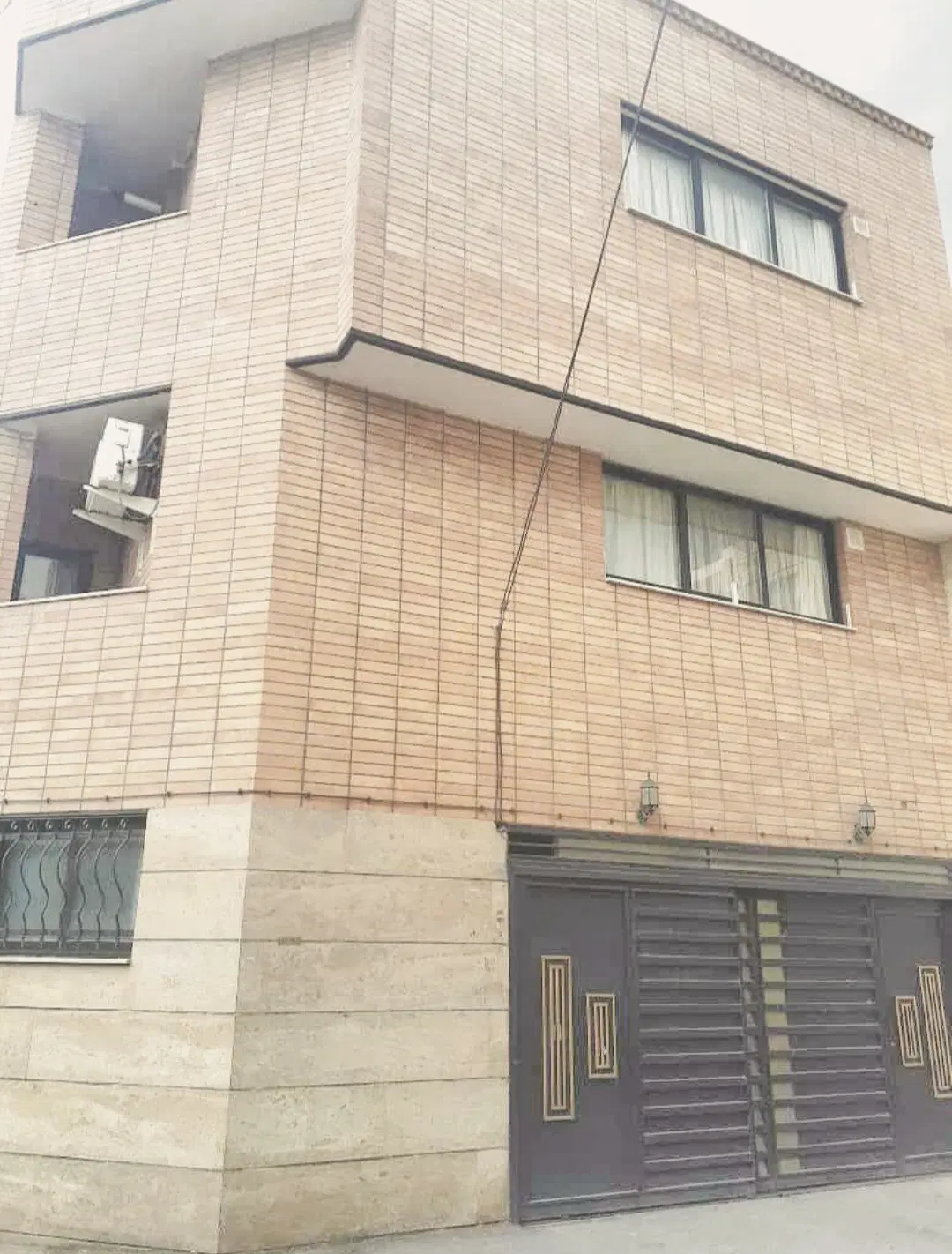 فروش واحد مسکونی دو طبقه با یک واحو مکمل مشتاق