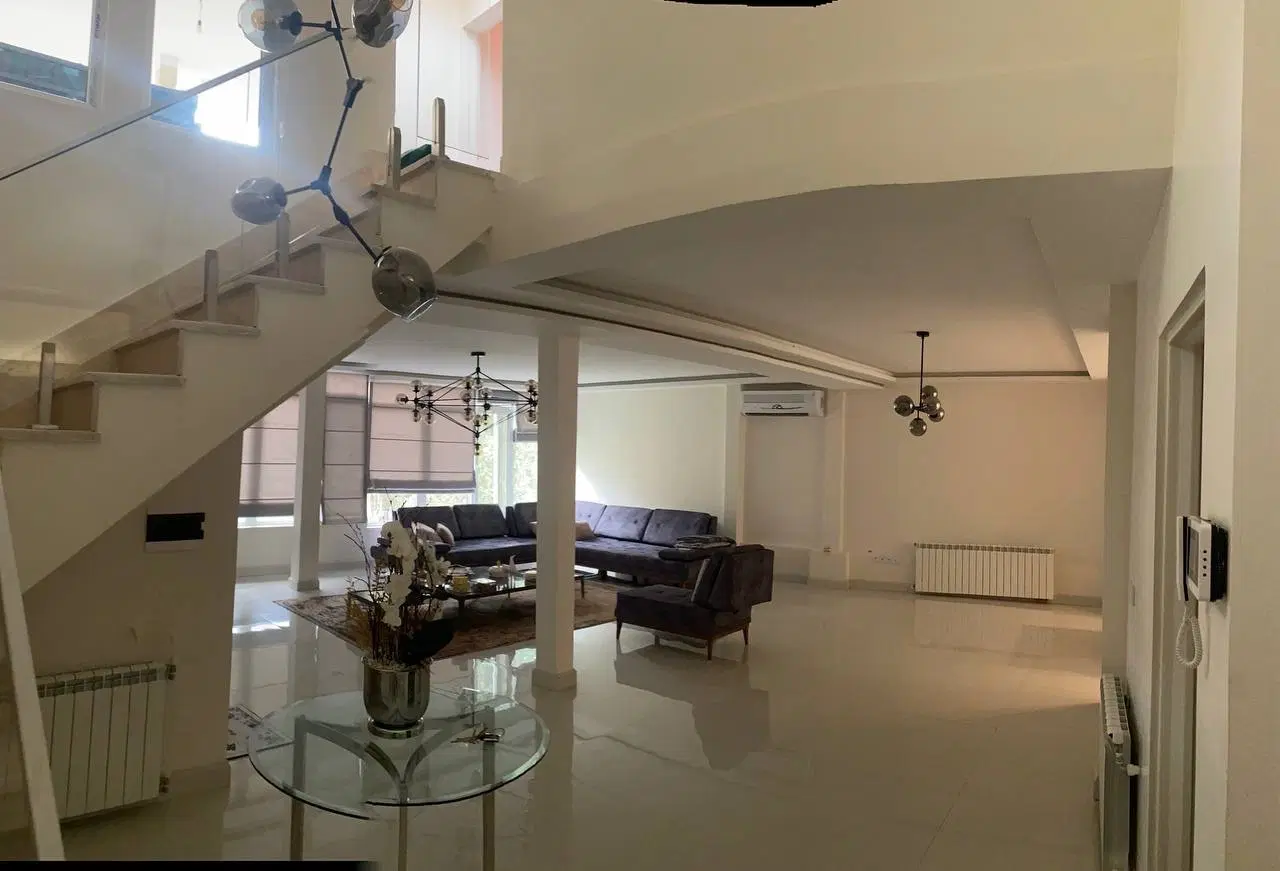 ۲۲۰ متر آپارتمان کنار رودخانه