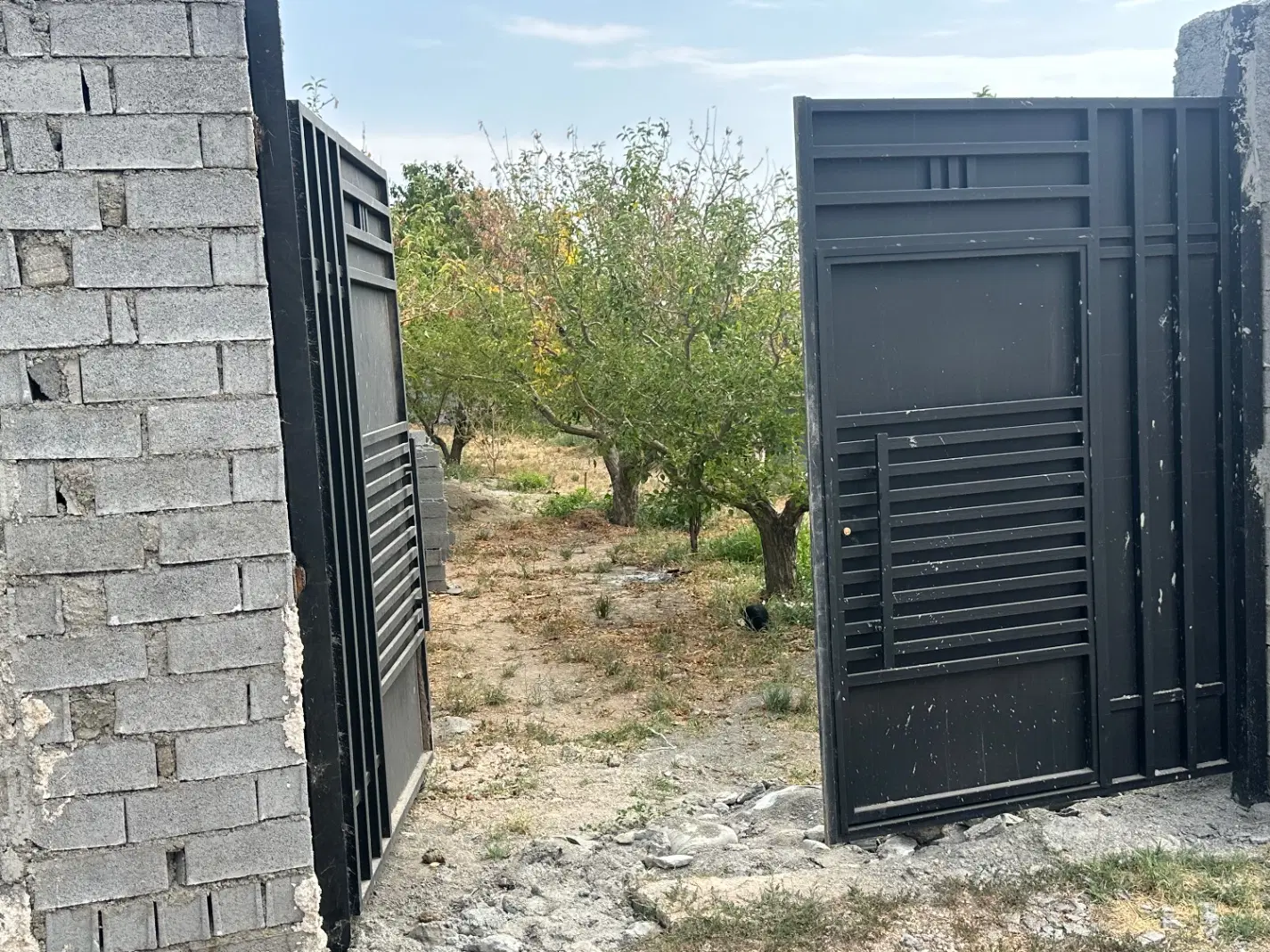 باغچه چهار دیواری باغ فدک سربندان شهرکی