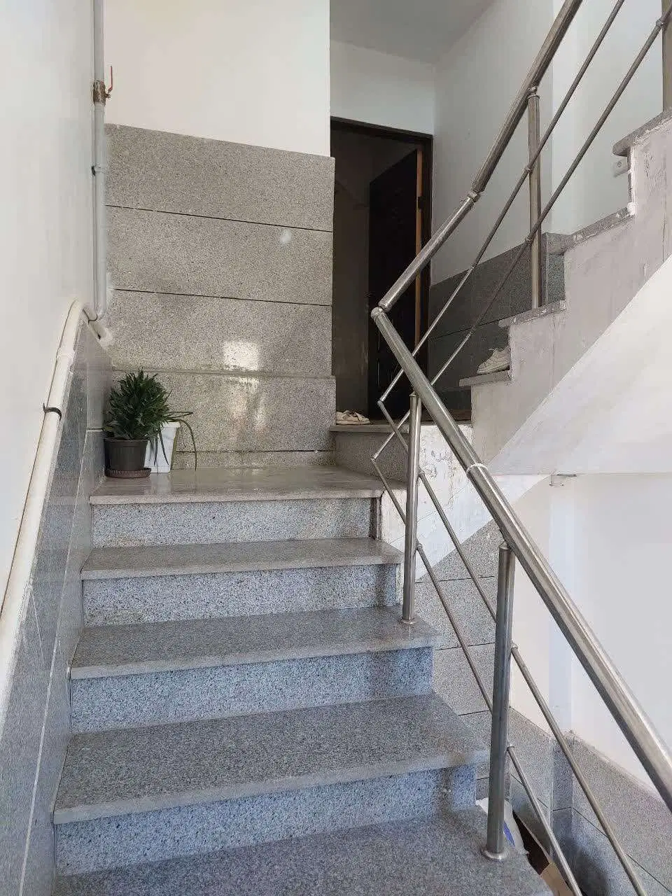 اجاره آپارتمان حیاطی