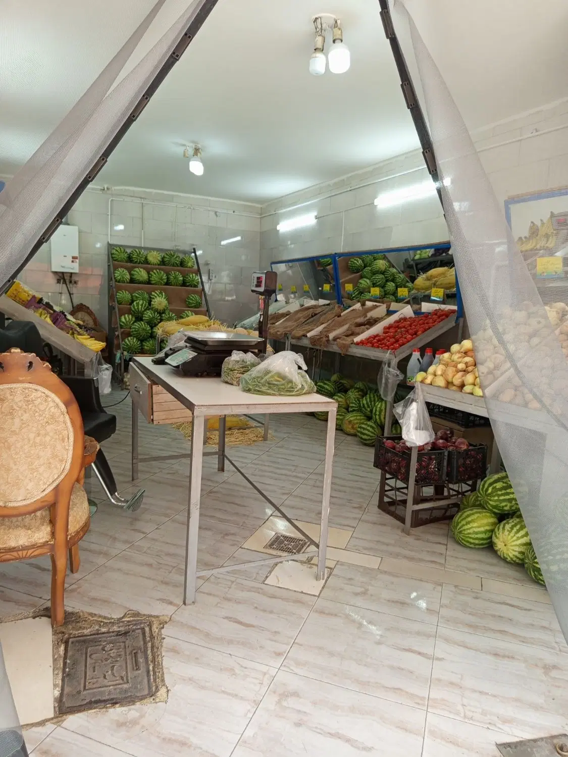 ۴۰متر تجاری بر خیابان اصلی محک پرتردد روبروی پارک