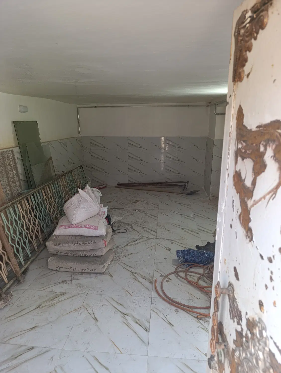 خانه ویلایی دوطبقه با پارکینگ