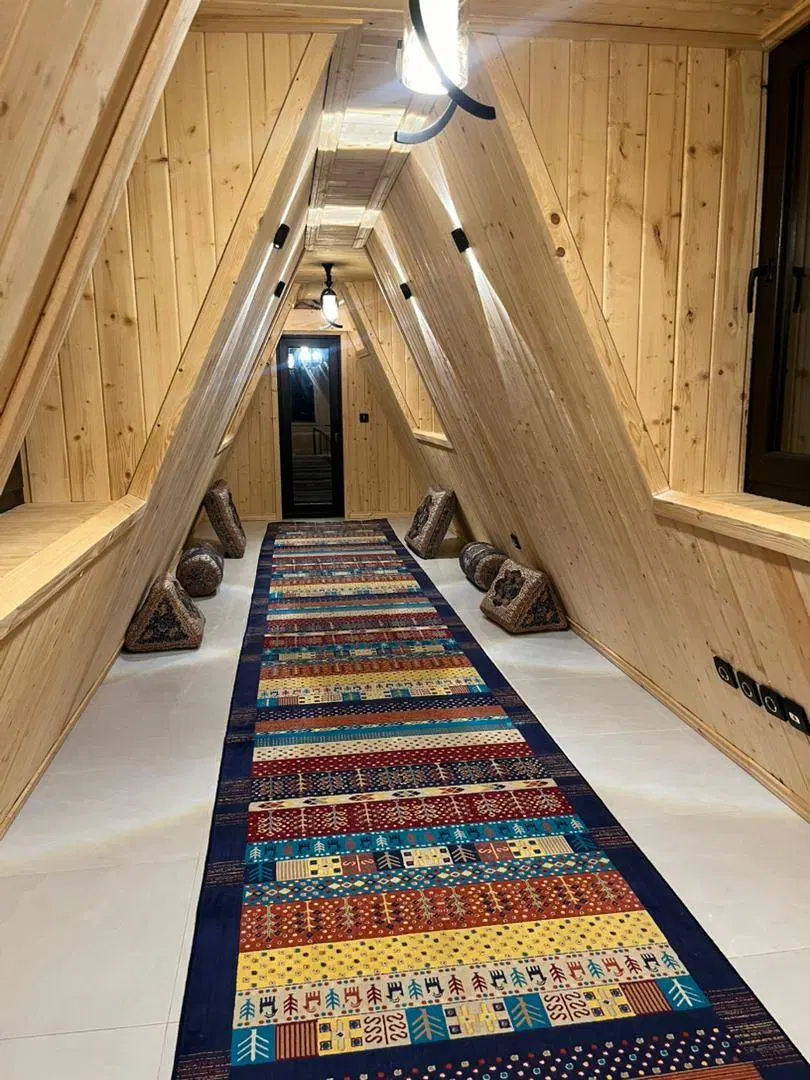 کلبه سوییسی استخر دار