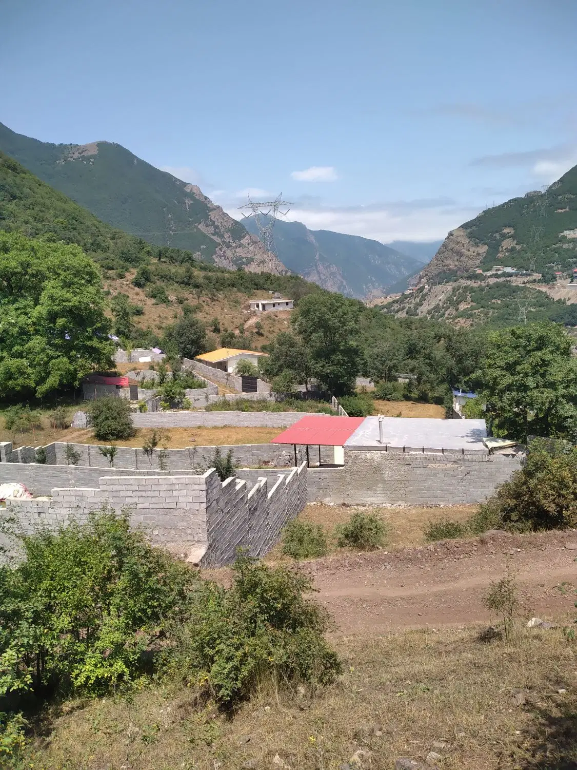 ۲۵۰ متر زمین واقع در جاده چالوس