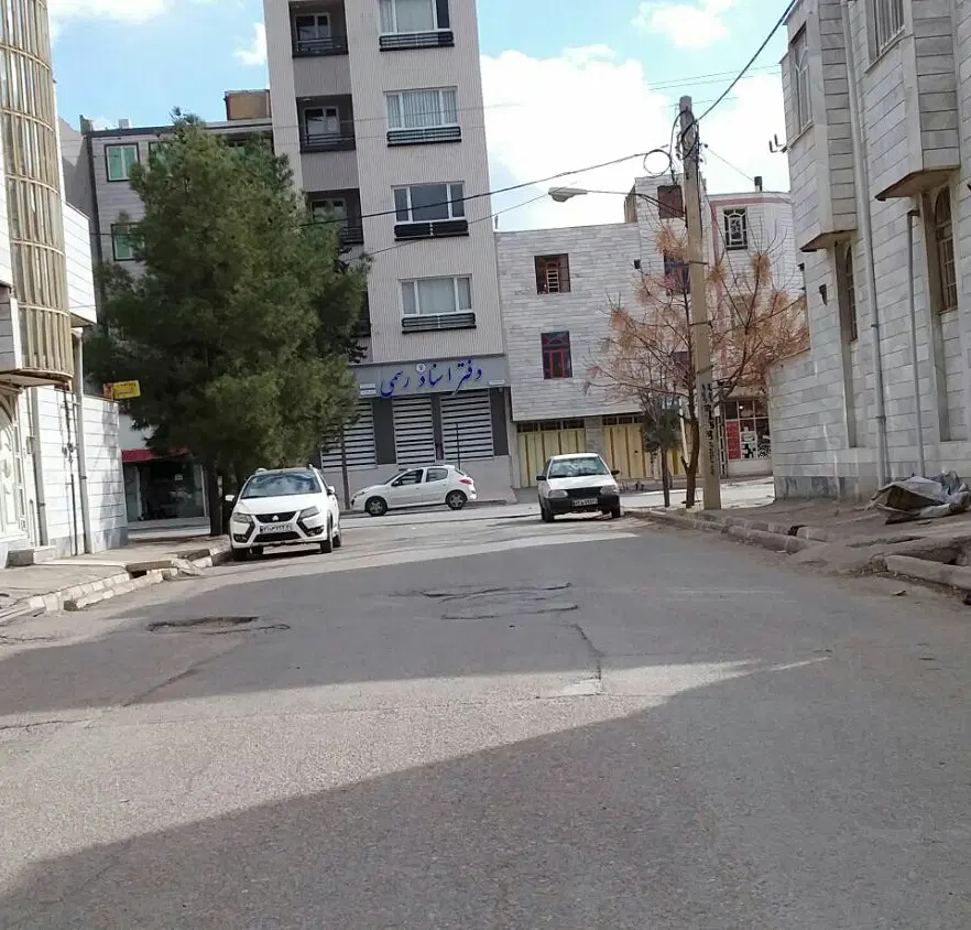 دو طبقه گلدشت غربی             خیابان اصلی اتابکان