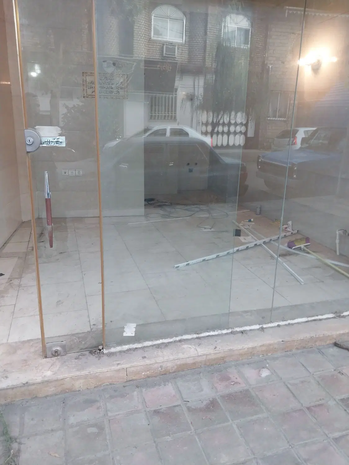 مغازه۱۷متری براصلی خیابان