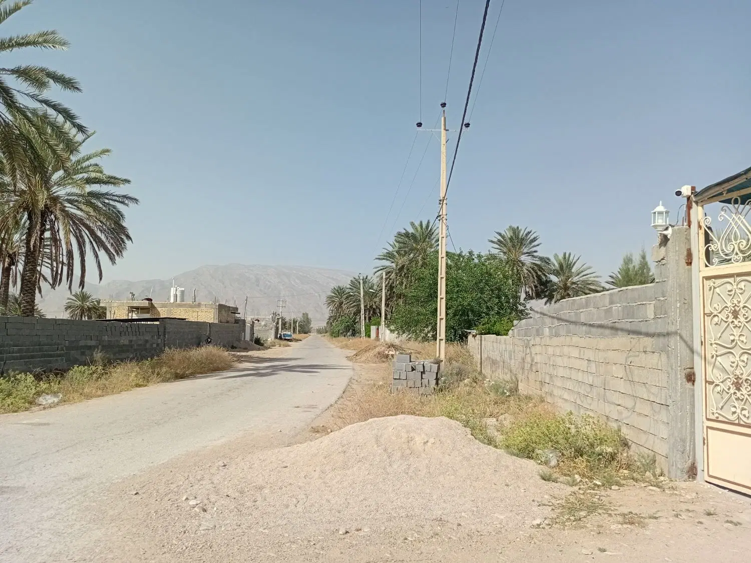 زمین ۲۲۰متری