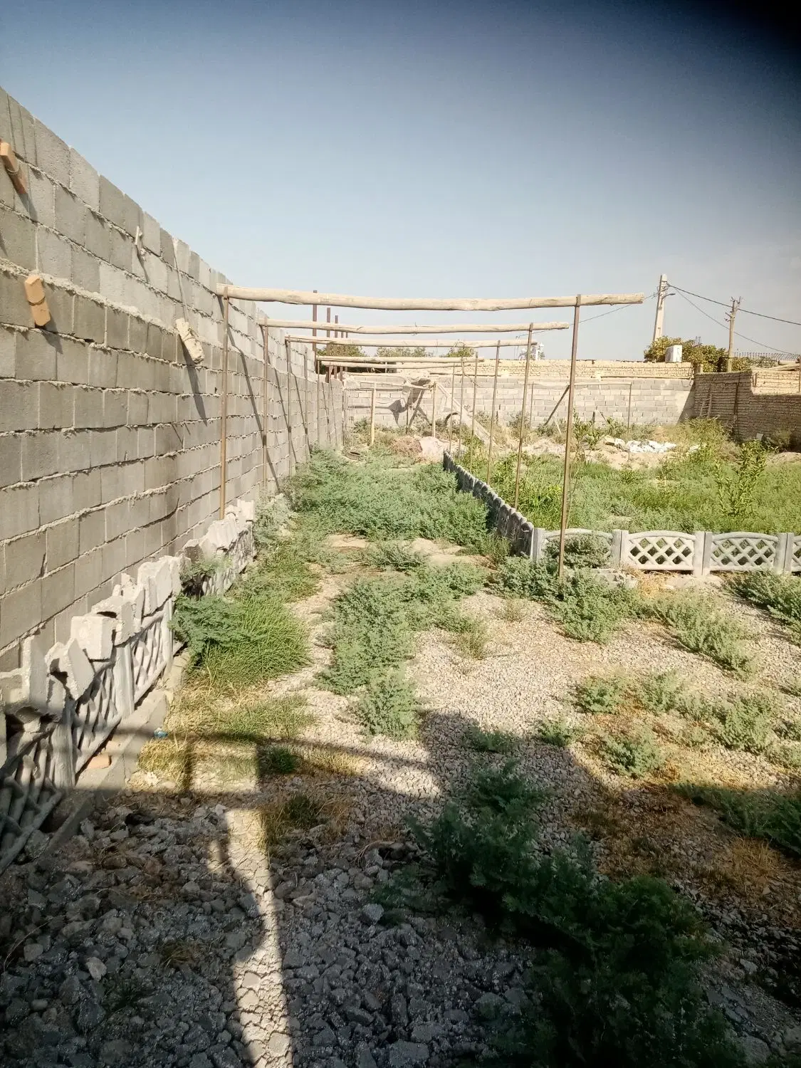چهاردیواری 12 سال ساخت