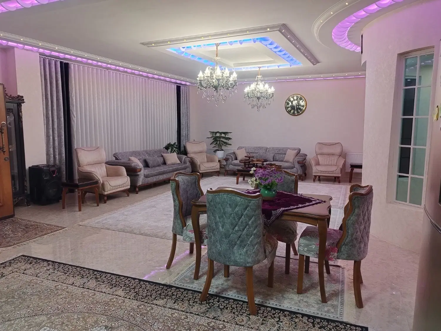 ویلای 330متری داخل بافت نزدیک بلوار اصلی