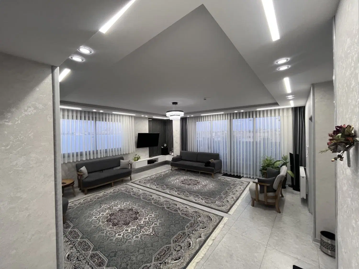 منزل ۱۴۳ متری لاکچری