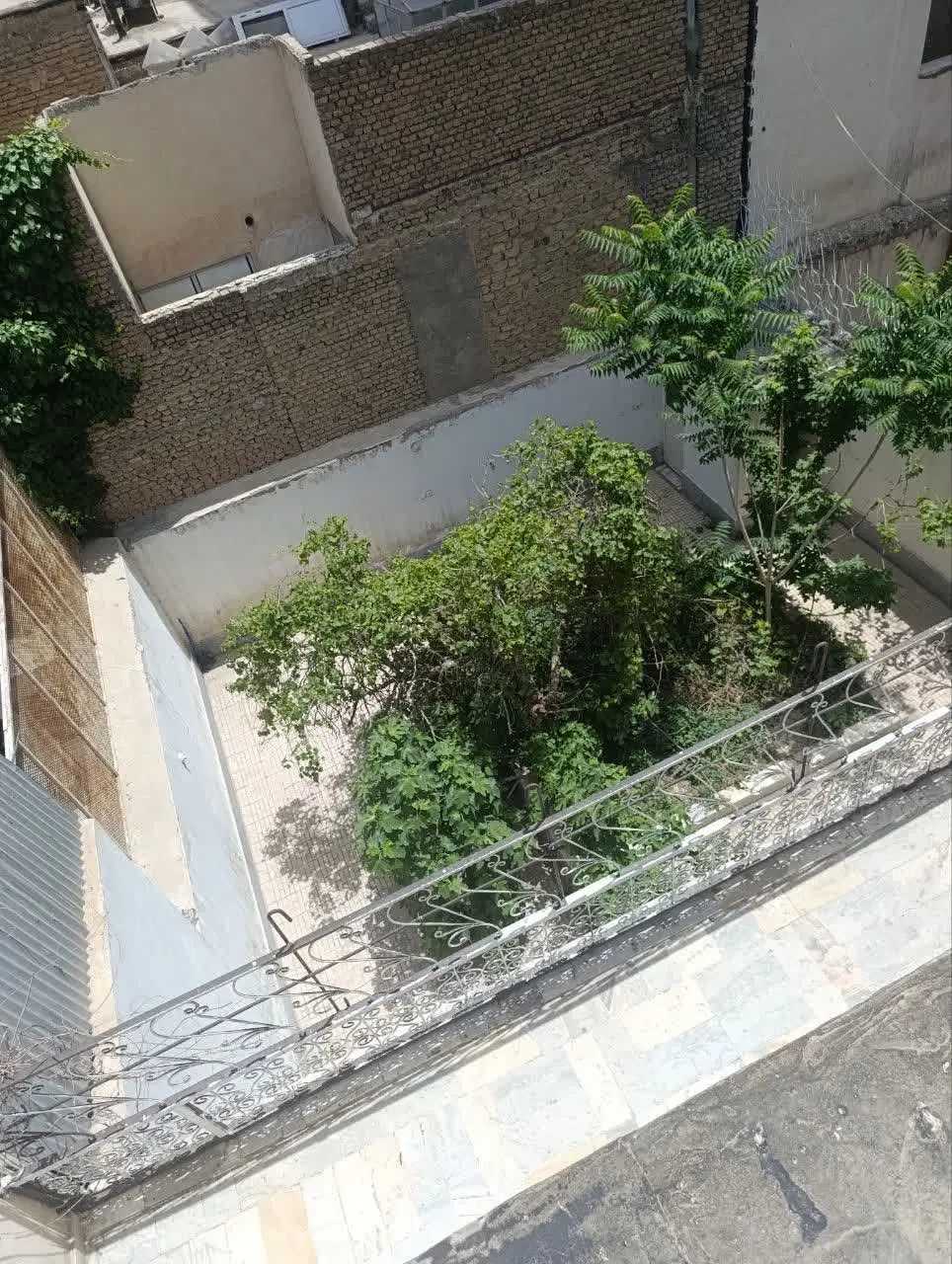 خوابگاه دخترانه بعثت