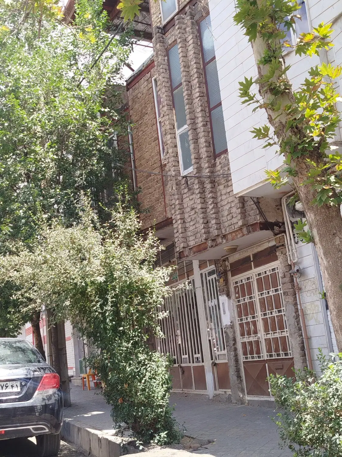 خانه ویلایی با مغازه