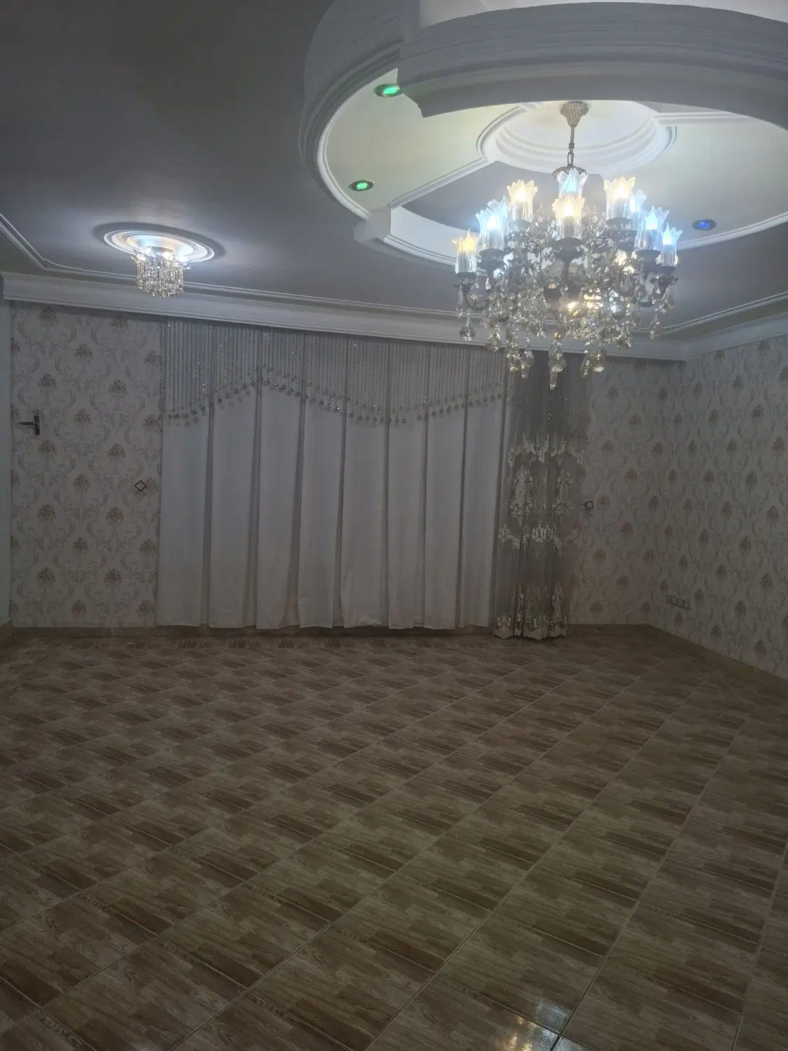 اپارتمان دوخوابه فاز دو چغامیرزا