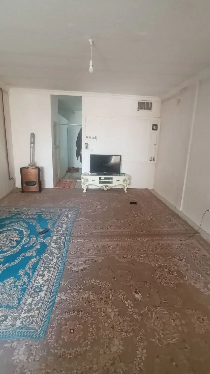 آپارتمان طبقه سوم ۱۷۰ رهن کامل