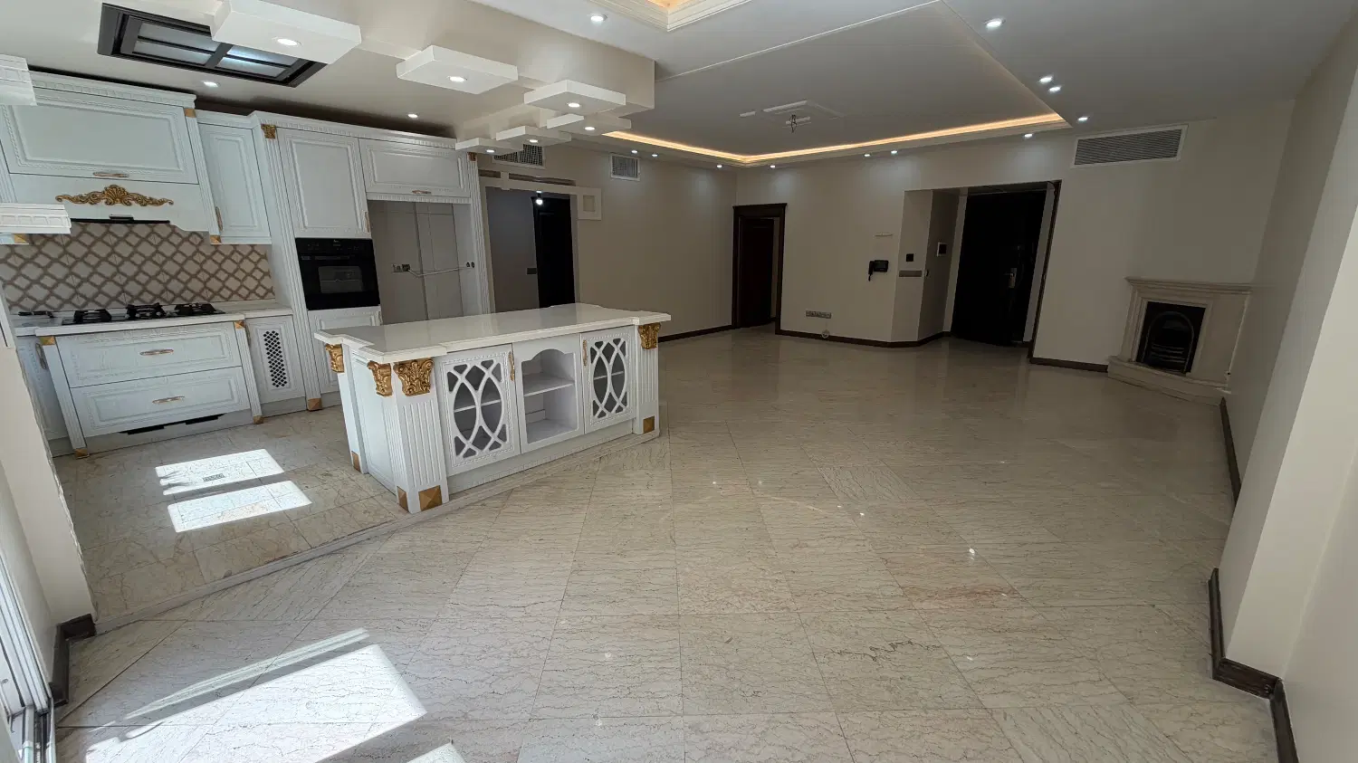 ۱۲۵متر۳خواب۲پارکینگ سندی ورودی لابی شمال کاخ