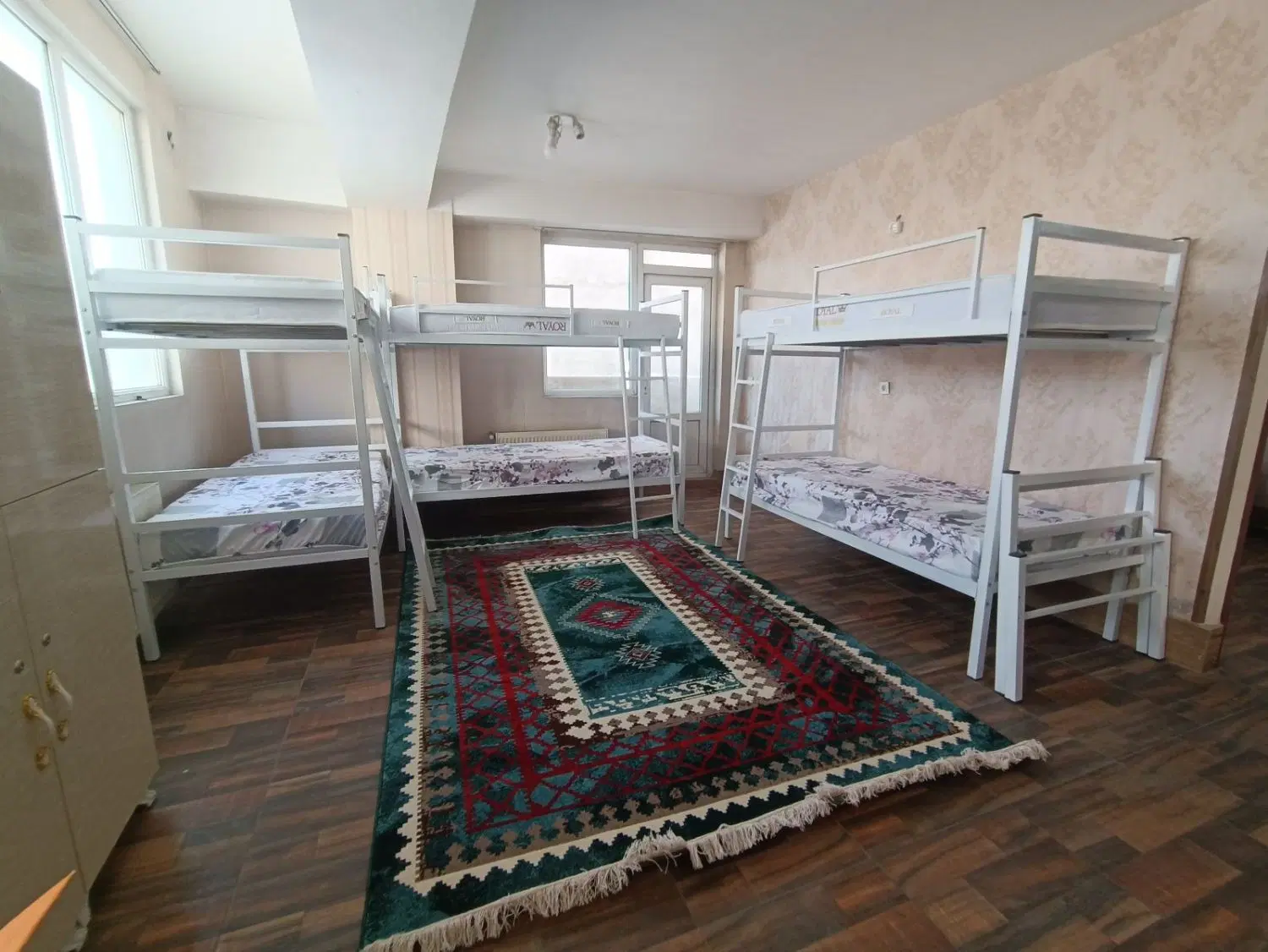 خوابگاه دخترانه