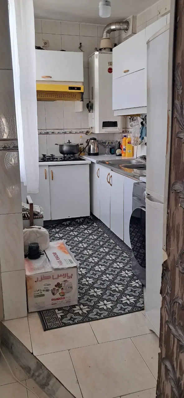 یک واحد آپارتمان مسکونی طبقه اول