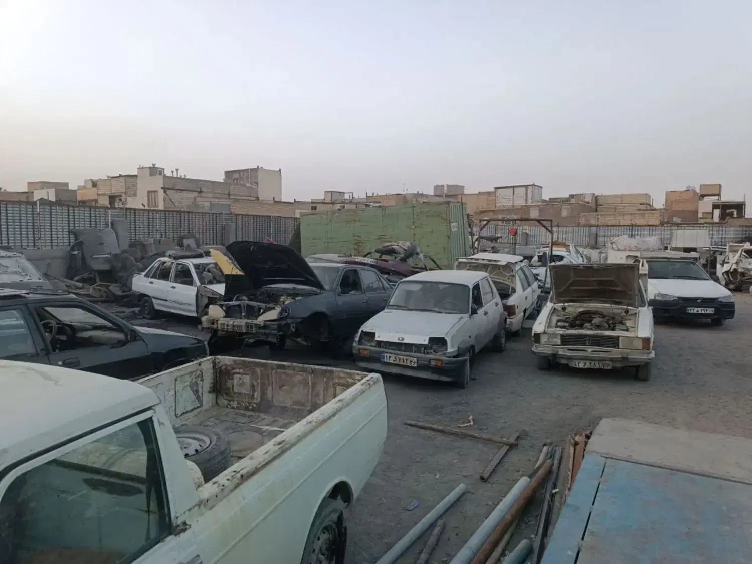 انبار دو دیوار حدود1150متربرق سه فاز حاشیه بلوار