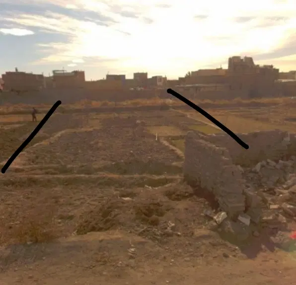 زمین نزدیک ساخت