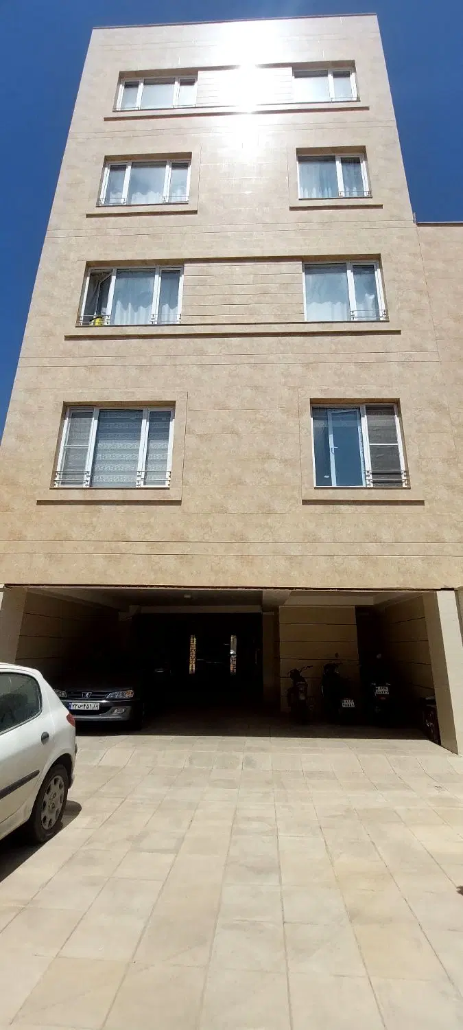 فروش آپارتمان تک واحدی ۲ سال ساخت