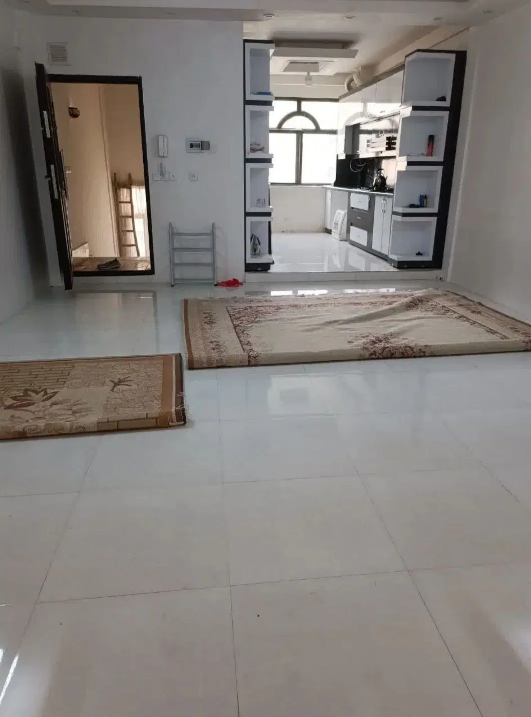 فروش آپارتمان در اندیشه