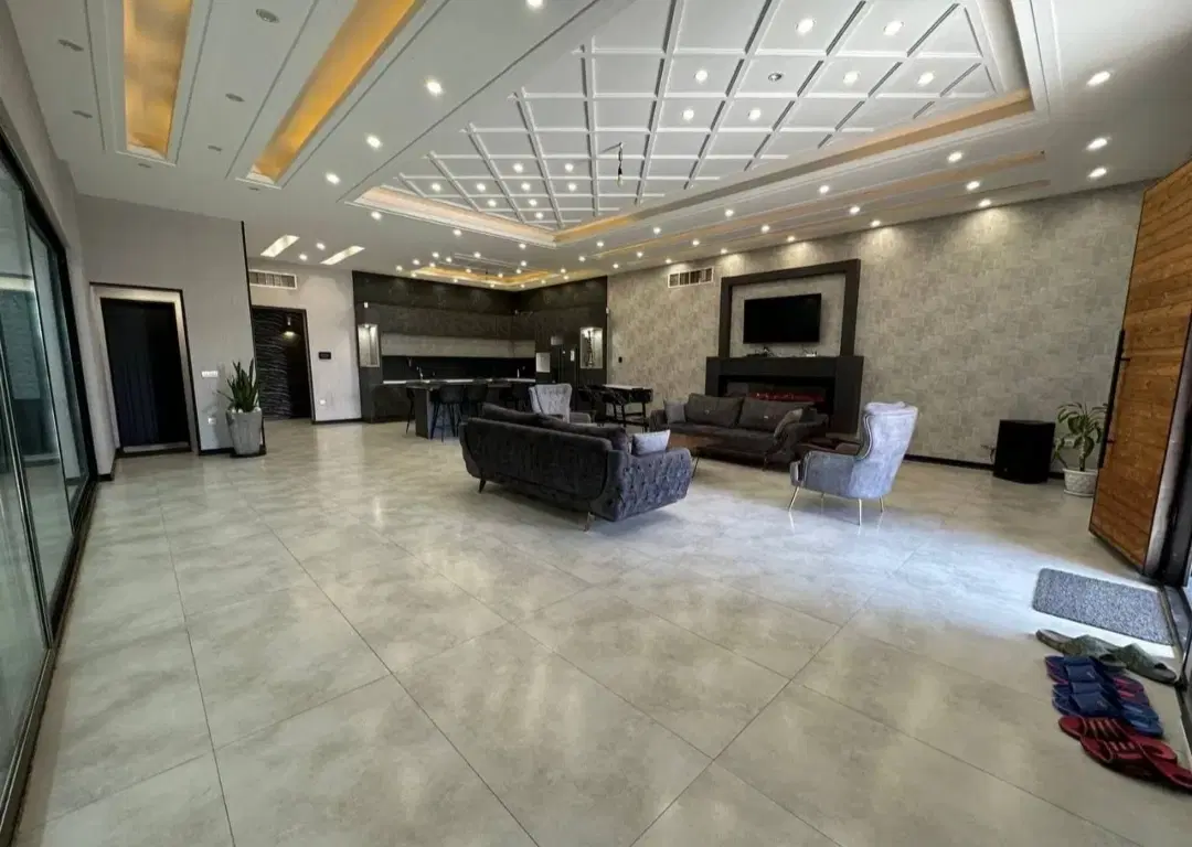 استخر سرپوشیده اب گرم زردنجان