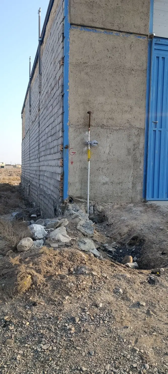 زمین بین دوتا سوله در الوار به متراژ ۱۰۸ متر