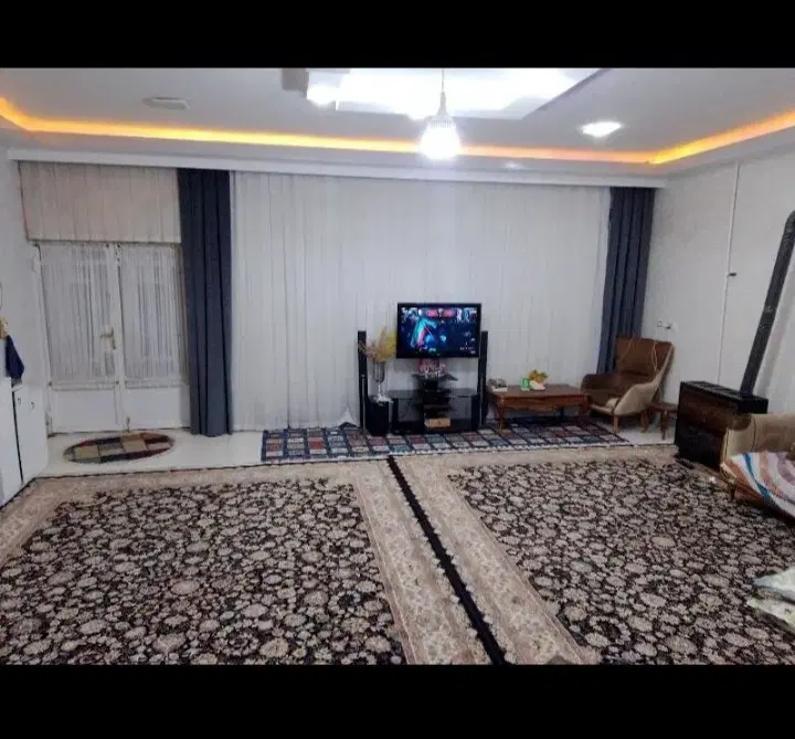 فروش طبقه بالا ۱۱۰ متری شیک