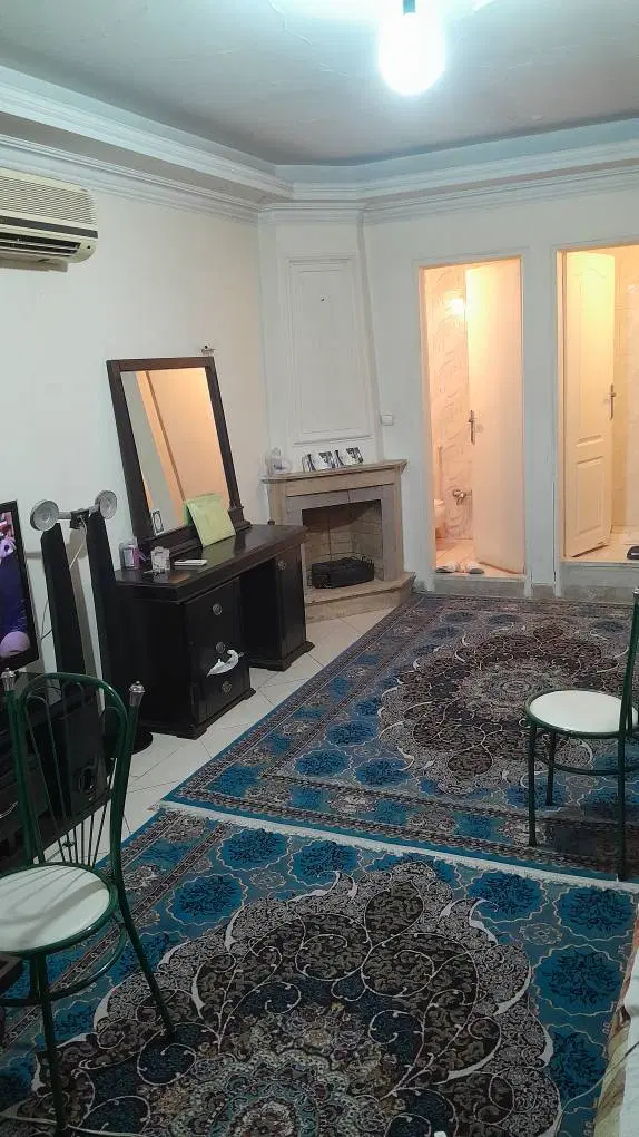 هم خانه موجه یکنفر