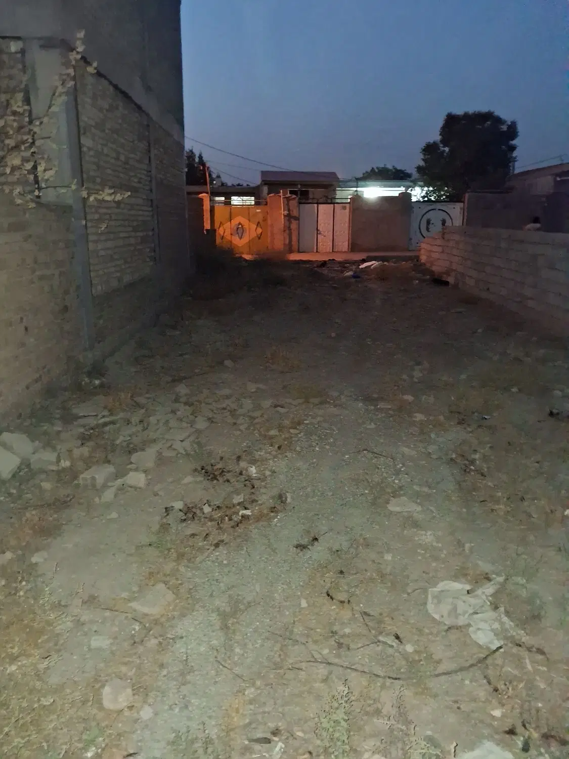 زمین مسکونی داخل بافت احمدآباد مصدق