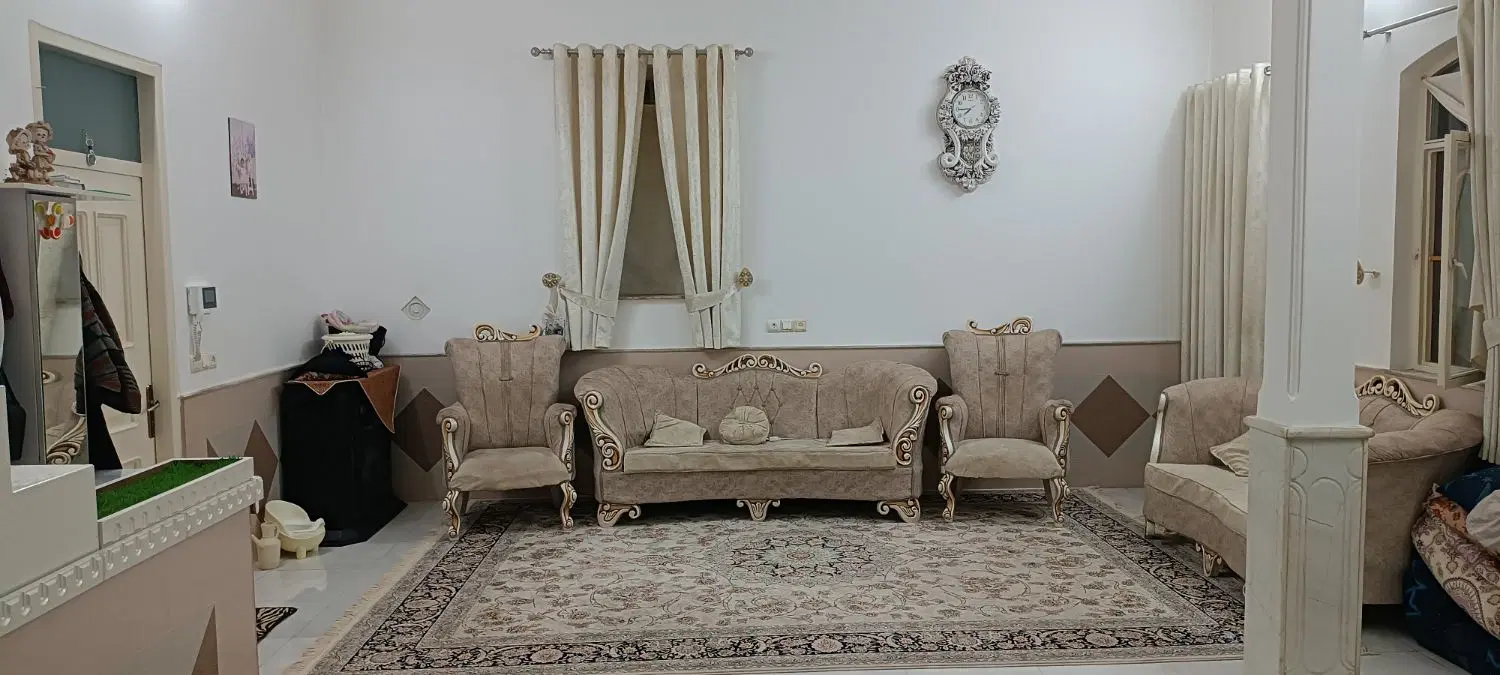 خونه دوطبقه با دو مغازه تجاری در خیابان کارگر