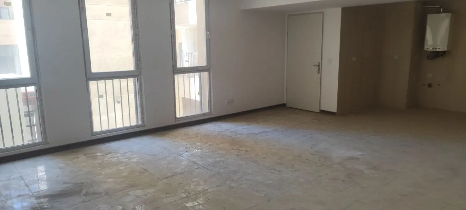 آپارتمان ۱۰۲ متری نوساز خوش نقشه
