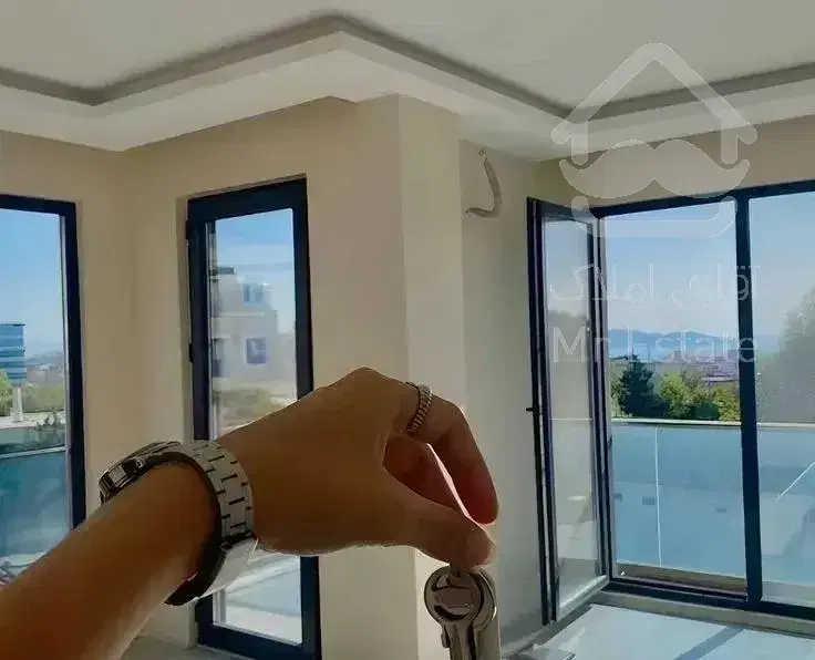 میدان گلها، بر اصلی