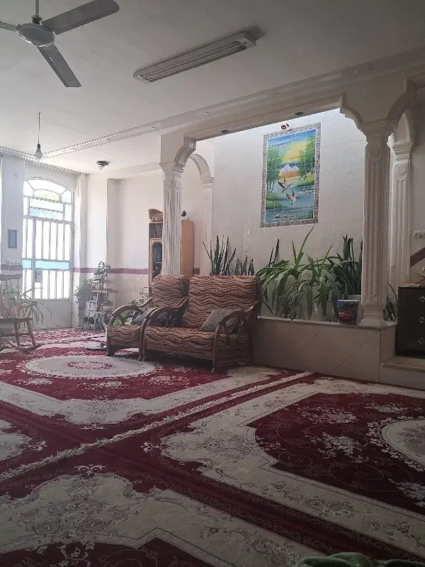 منزل ۲۰ سال ساخت با متراژ ۳۶۴ متر