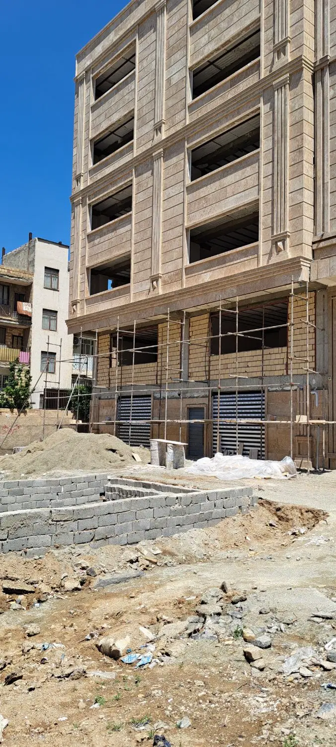 زمین فروشی