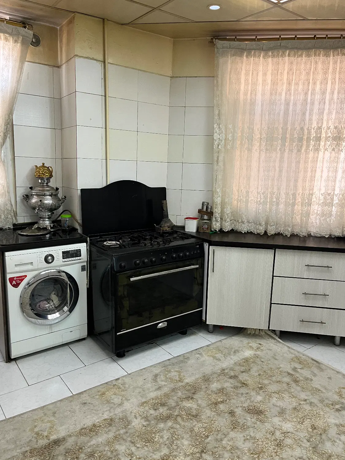یک واحد به فروش میرسد