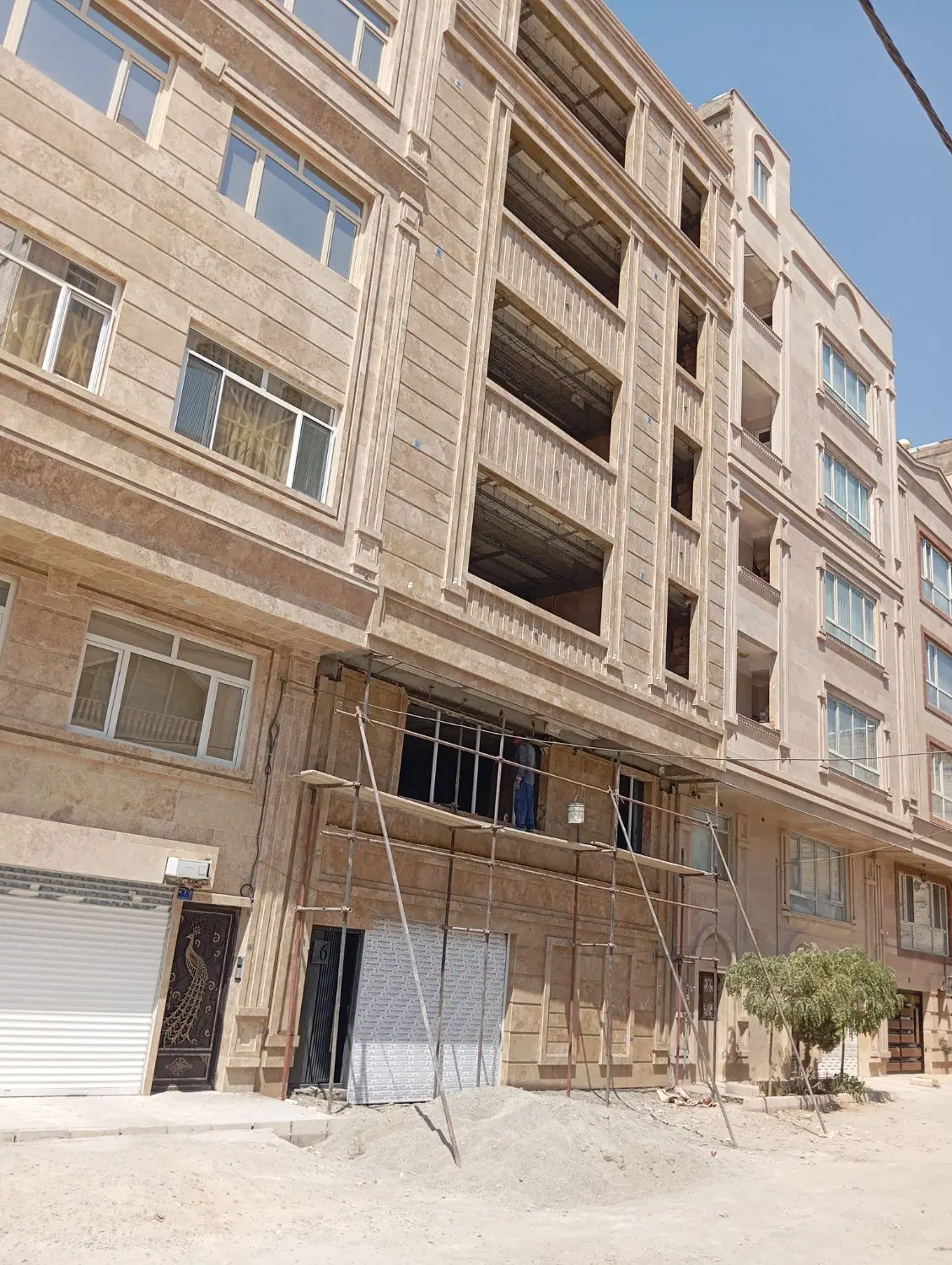 پیش فروش آپارتمان 165متر ۳خوابه