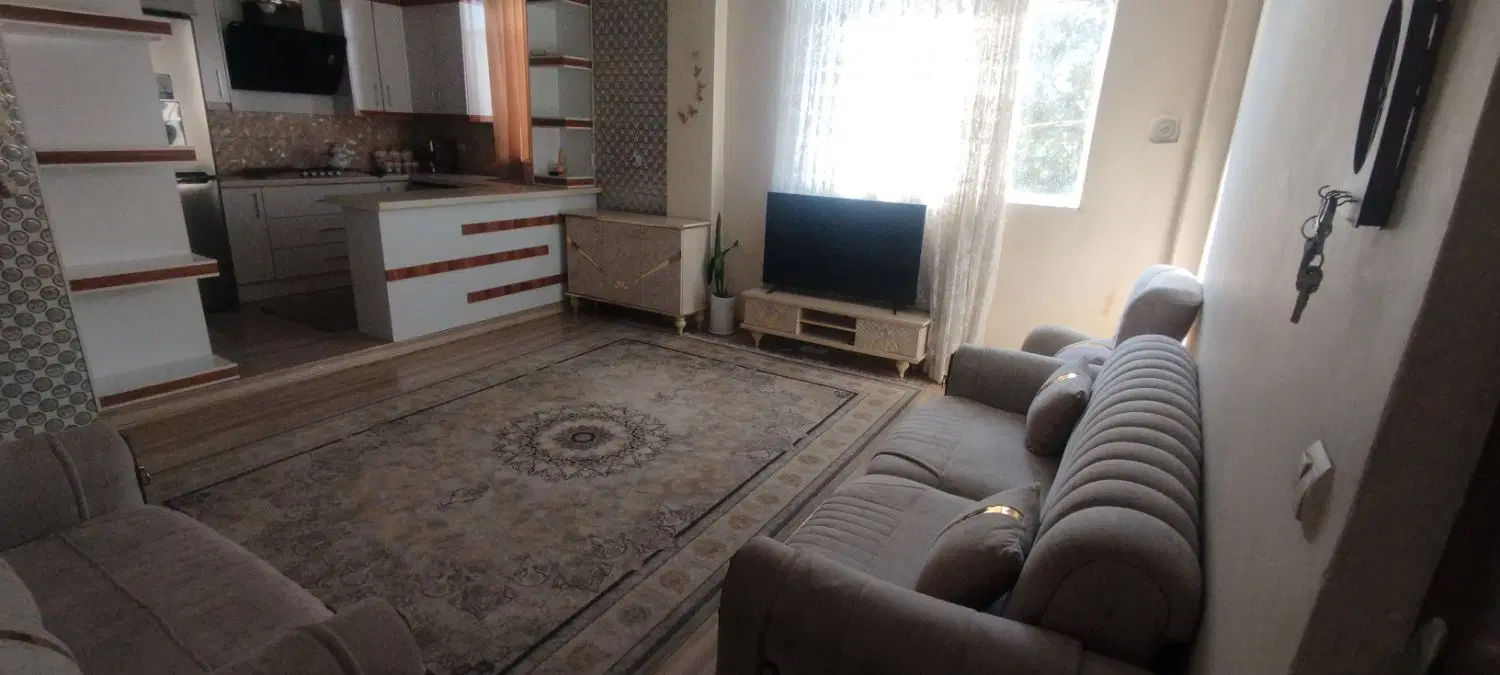 اجاره یک واحد تمیز با نور گیر 55متری